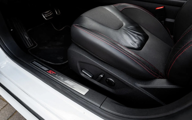 Ford Mondeo cena 65500 przebieg: 191000, rok produkcji 2018 z Radom małe 781